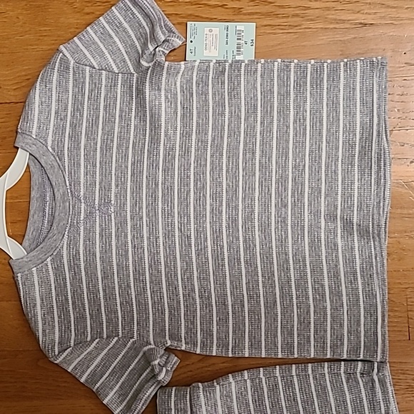 OKIE DOKIE TODDLER GIRLS GRAY STRIPED SET TOP AND MATCHING SHORTS SIZE 4T - Picture 5 of 9